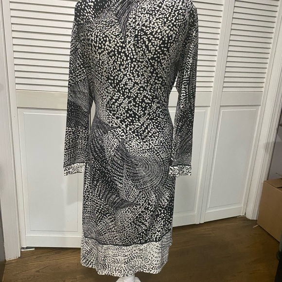 BCBGMaxAzria Patterned black and white Long Sleeve Wrap Dress - Picture 2 of 4